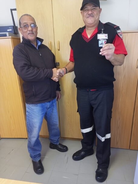 Shane Adams from BSB Security awarded by manager Pieter Dirks